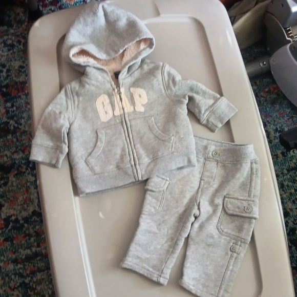 GAP Other - Gap fleece-lined hoodie and sweatpants